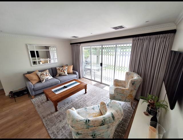 3 BEDROOM TOWNHOUSE TO LET IN UMHLANGA CENTRAL